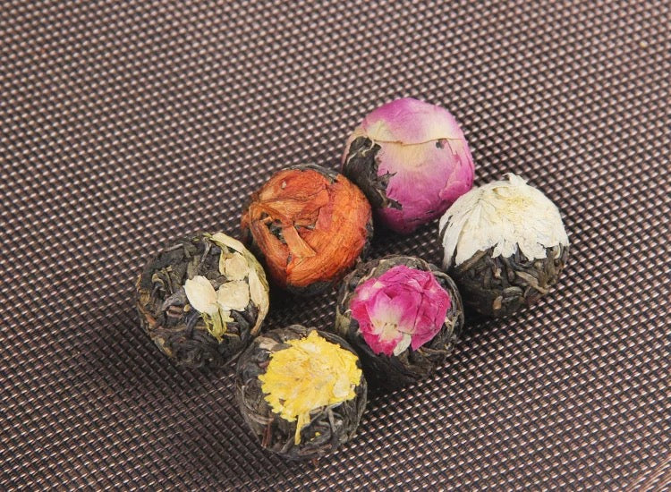 Exquisite Blumen-Drachenperlen Geschenkbox