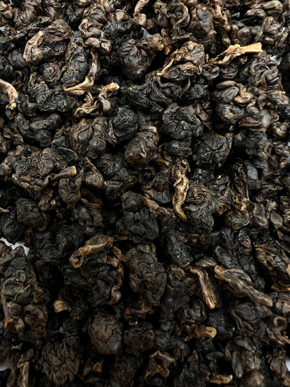 Vulkanische Gaba Oolong „Basalt“ – Stark geröstet