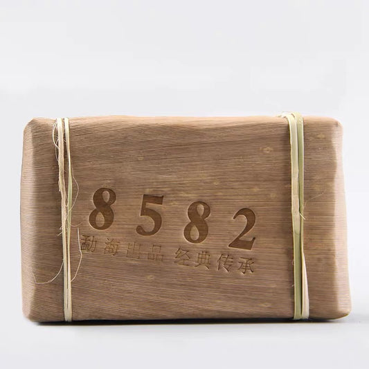 Menghai Gushu 8582 Aged Sheng Pu-erh Tea Brick